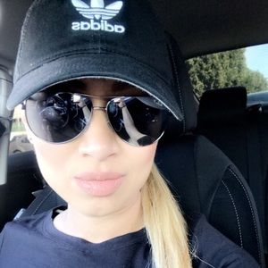 Meet your Posher, Angie